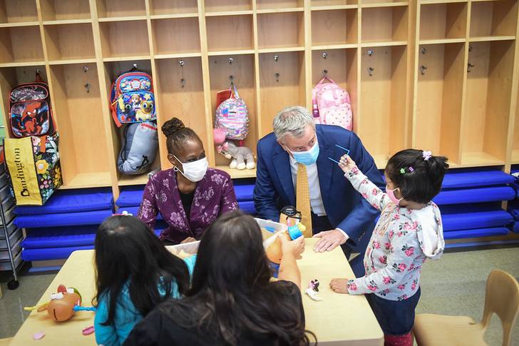 Mayor Bill de Blasio and First Lady Charlene Chirlane McCray speak to Pre-K students back to school at the Mosaic Pre-K Center in Queens on Monday, September 21, 2020